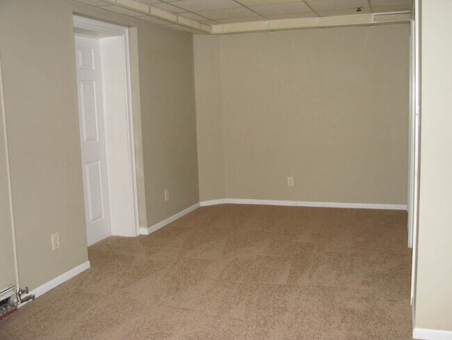 Building Photo - 901 Park St