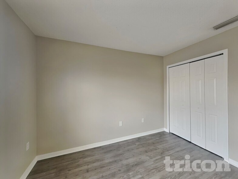 Building Photo - 11759 Lynmoor Dr