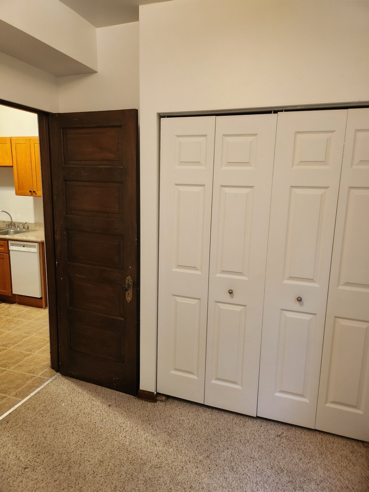 Building Photo - 3232 S Union Ave