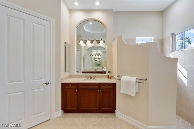 Building Photo - 8950 Shenendoah Cir