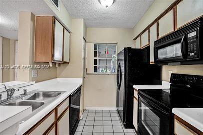 Building Photo - 2871 N Oakland Forest Dr