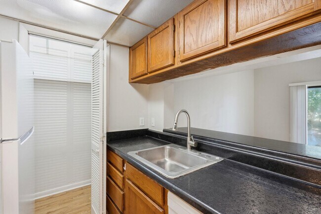 Building Photo - 1844 Larette Dr