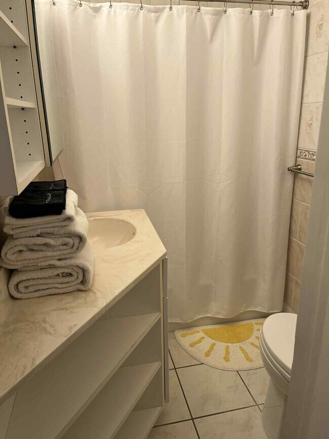 Building Photo - 5008 Onstad St