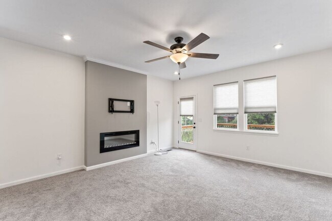 Building Photo - Short Term New Construction Townhouse for rent! Rental tell the end of May