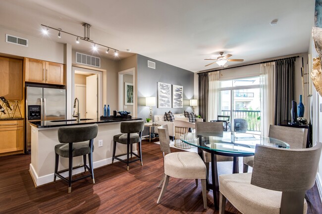 Primary Photo - 2 Bedroom in Houston, TX 77024