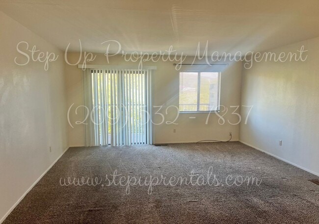 Building Photo - 94 S Norlin St