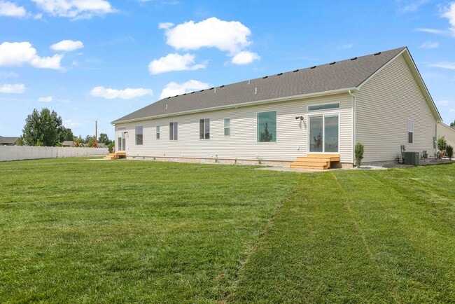 Building Photo - Brand New Idaho Falls Twin Home | Move-In ...