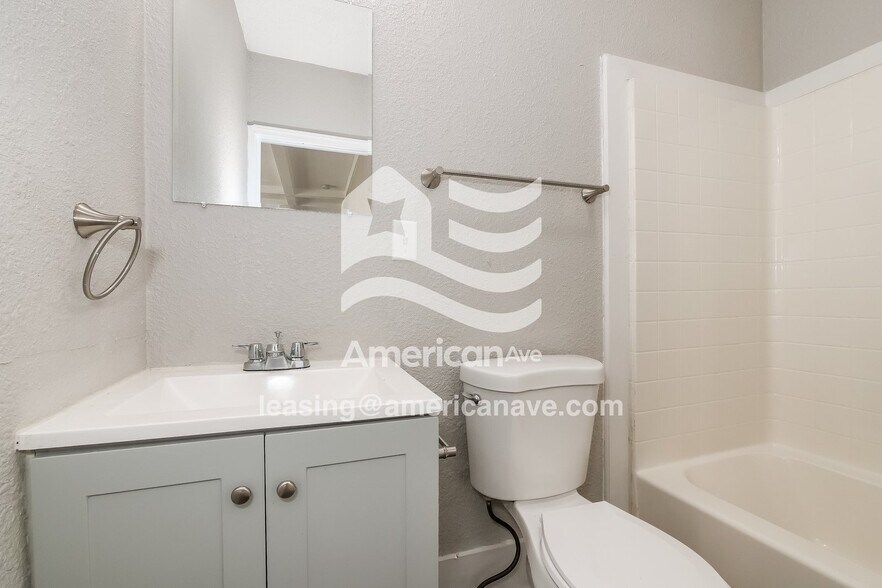 Building Photo - 3217 E 30th St