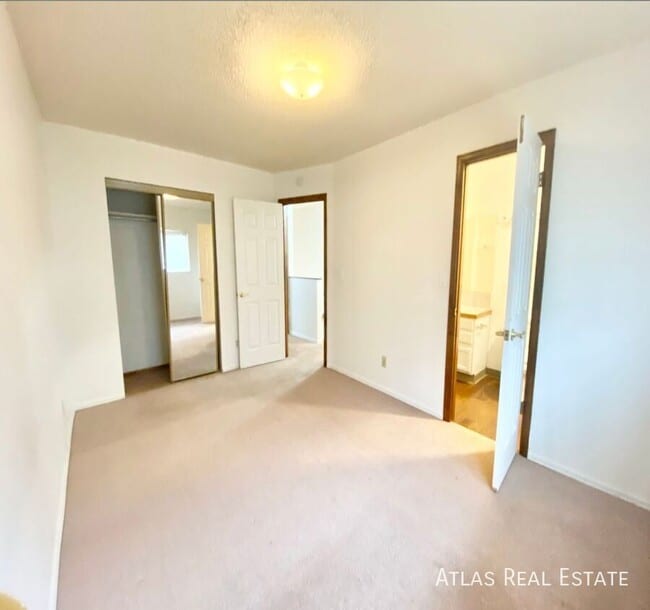 Building Photo - 2359 Split Rock Dr