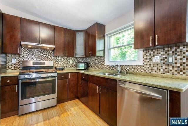 Building Photo - 19 Southwynde Dr