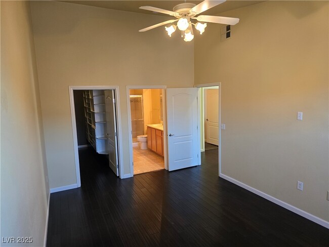 Building Photo - 2305 W Horizon Ridge Pkwy