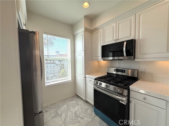 Building Photo - 6020 S Seabluff Dr