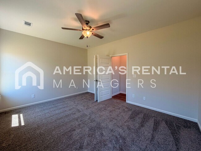 Building Photo - Modern Single Level Living at Havenridge! Sign a 13-month lease by 5/15/2026 and receive a leasin...