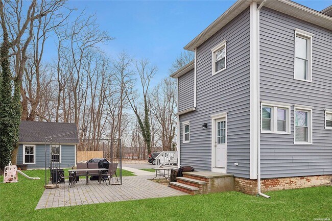 Building Photo - 15 Summit Pl