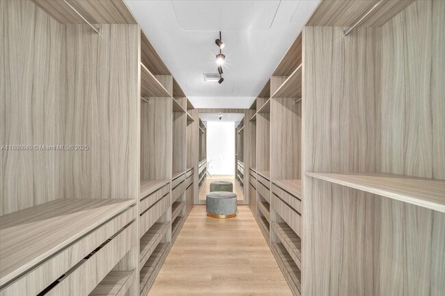 Building Photo - 1300 Monad Ter