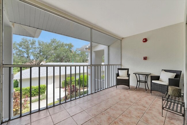 Building Photo - Golf Membership Included • 6-12 Months Lease • Furnished 2 Bedroom Condo