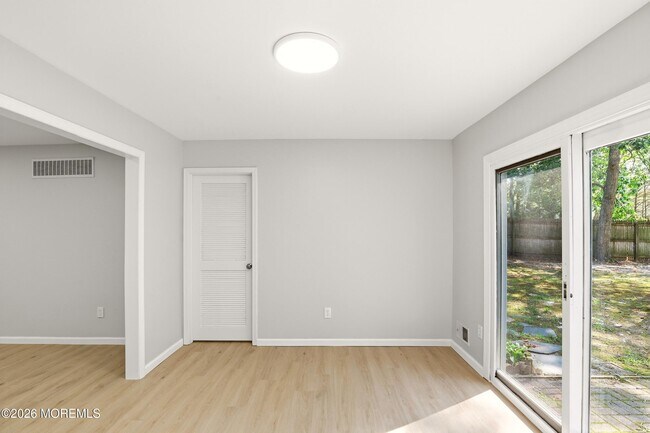 Building Photo - 1006 Morris Ave