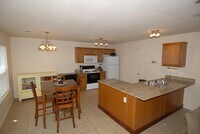 Building Photo - 2355 Skyler Dr
