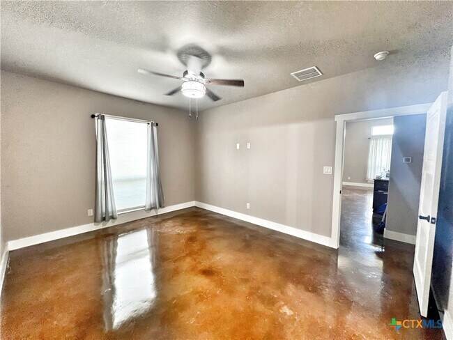 Building Photo - 1704 Gruene Vineyard Crossing