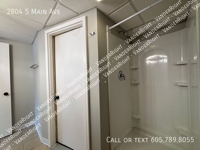Building Photo - 2804 S Main Ave