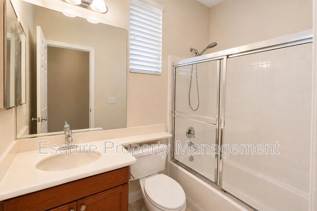 Building Photo - 2337 Chapel Dr
