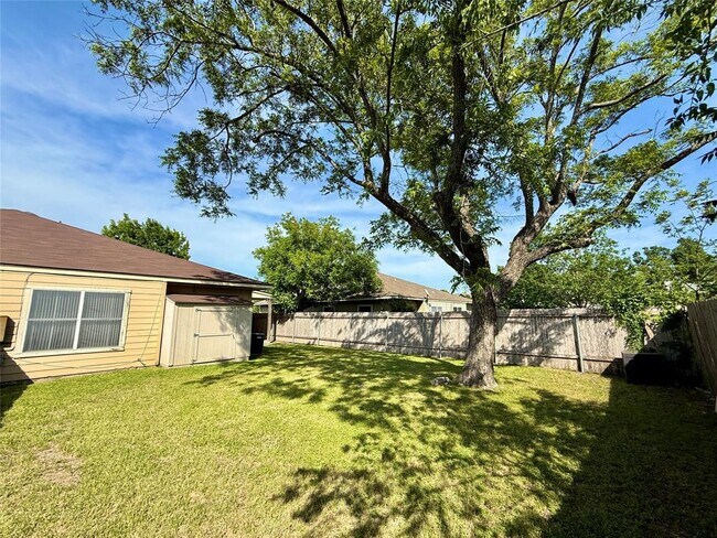 Building Photo - 8703 Weiser Dr