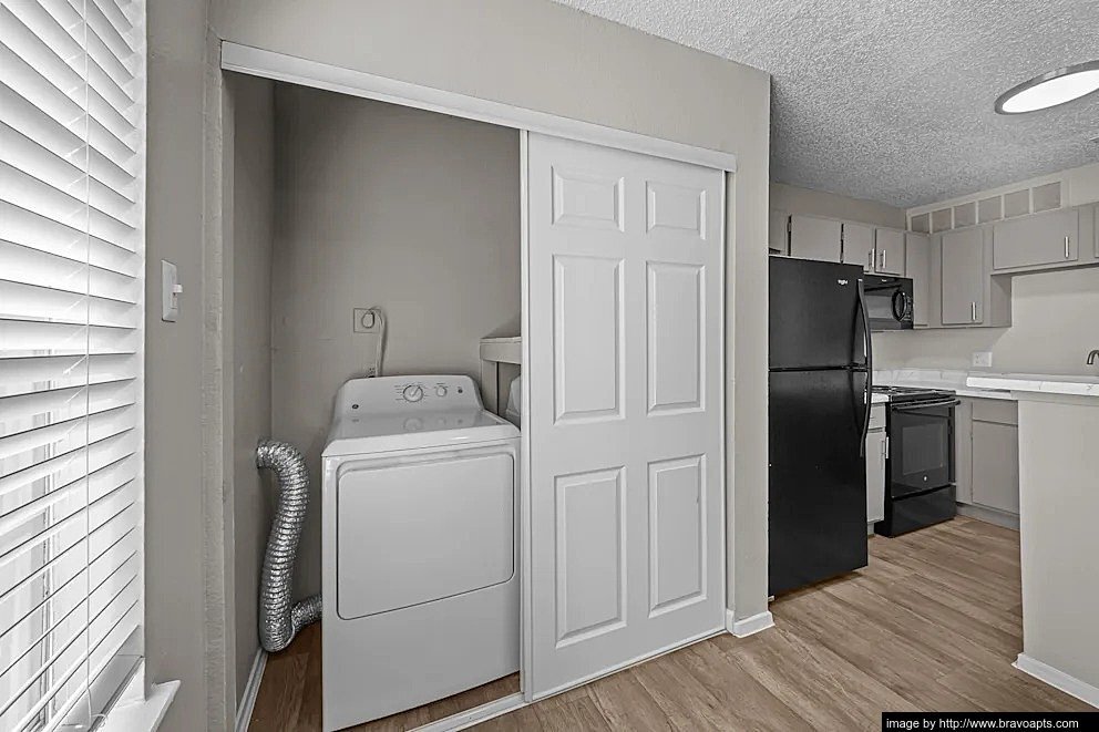 Building Photo - 2108 Calais Way