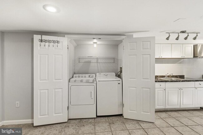 Building Photo - 5105 New Hampshire Ave NW