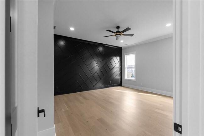 Building Photo - 407 Buford