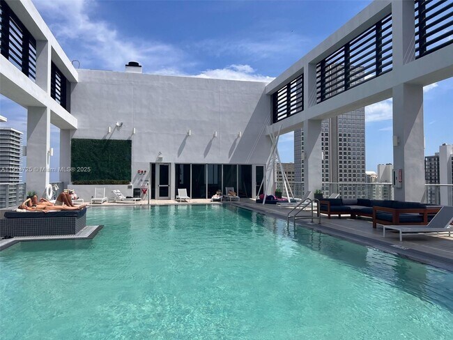 Building Photo - 151 SE 1st St