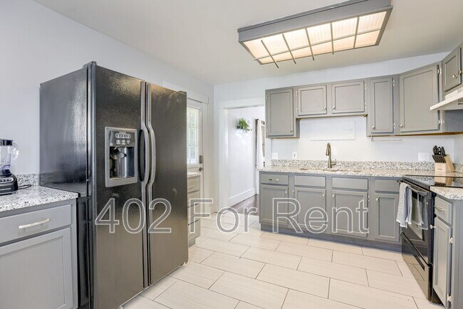 Building Photo - 4806 Charles St