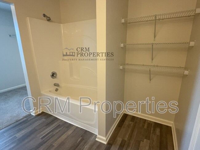 Building Photo - 211 Barr Ct