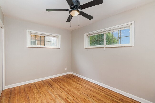 Building Photo - Stunningly Renovated 4 Bedroom 1 Bathroom ...
