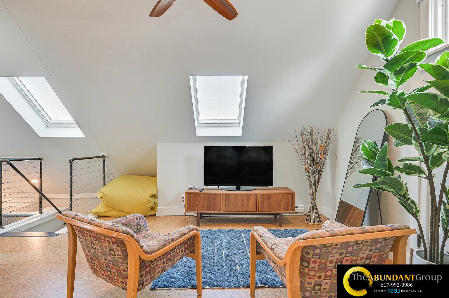 Building Photo - 44 Cottage St