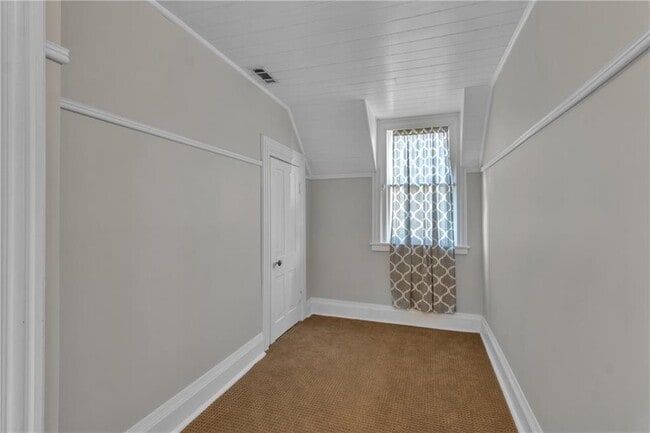 Building Photo - 225 S Park St