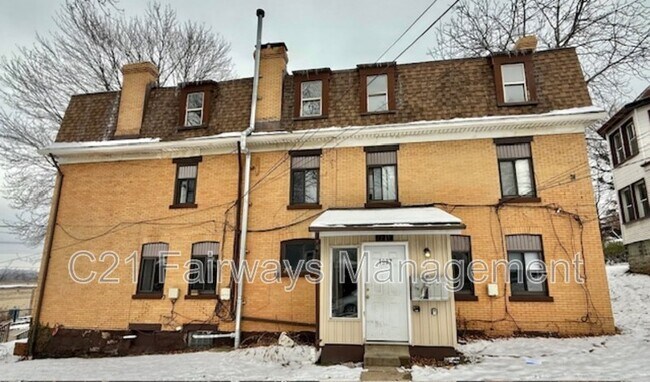 Building Photo - 1907 Delaware Ave