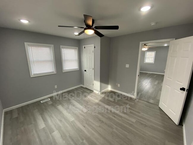 Building Photo - 210 Jett Dr