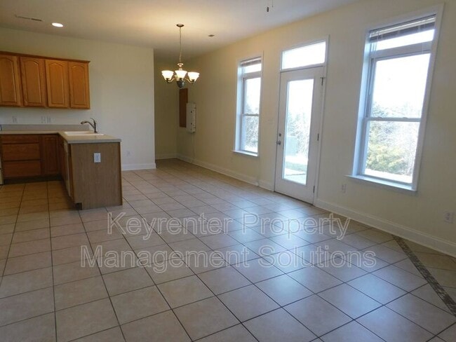 Building Photo - 22 Enchanted View Cir