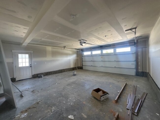 Building Photo - 5955 W 14400 N