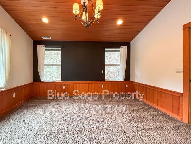 Building Photo - 241896 US-101