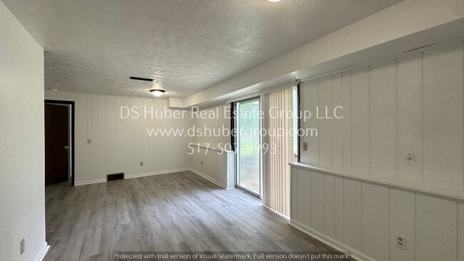 Building Photo - 2723 Narraganset Dr