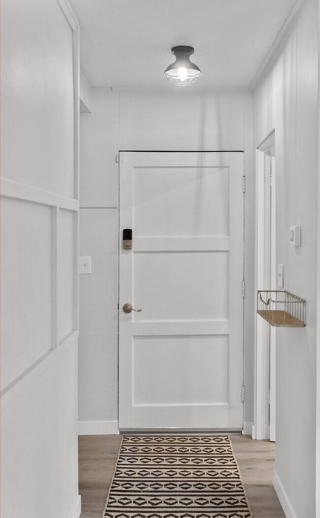 Building Photo - 120 4th Ave N