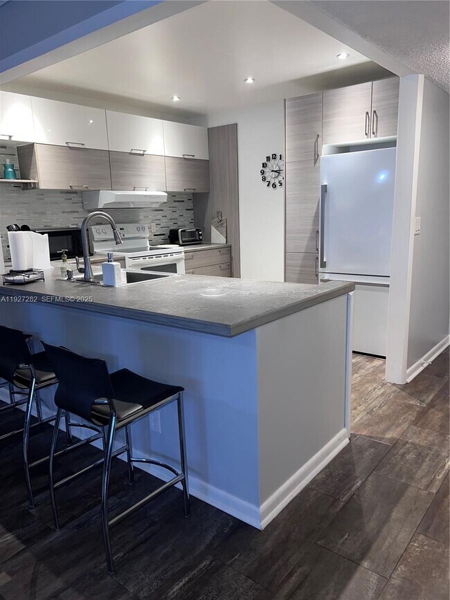 Building Photo - 4740 NW 21st St