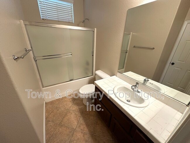 Building Photo - 9360 Alderwood Dr