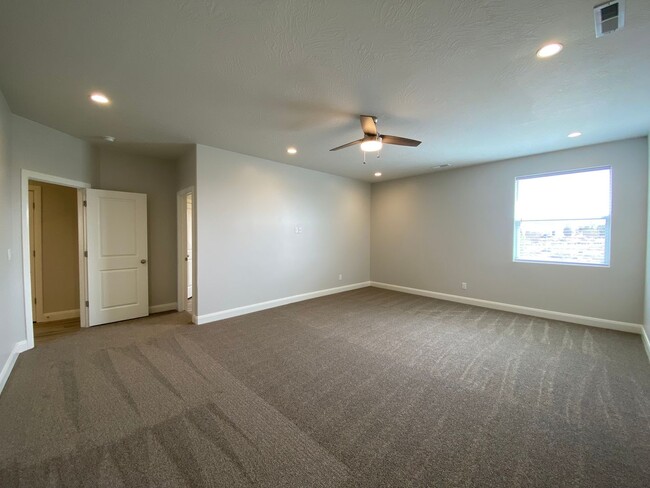 Building Photo - SAND HOLLOW TOWNHOME FOR RENT!