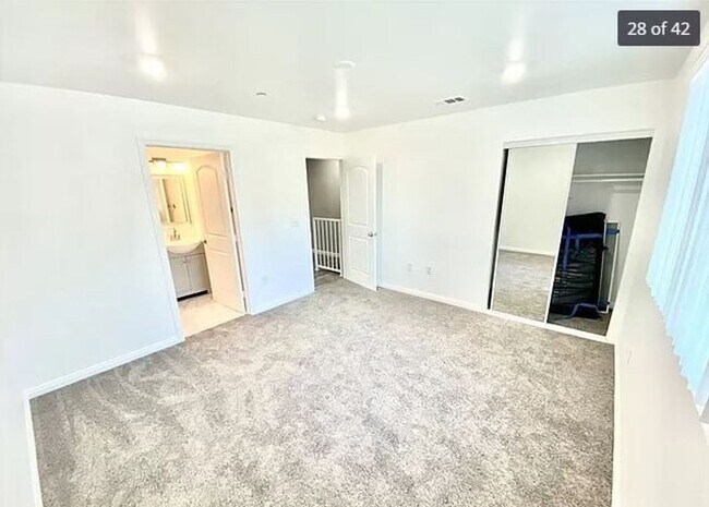 Building Photo - BROADWAY (10611)