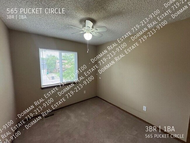 Building Photo - 565 Pucket Cir