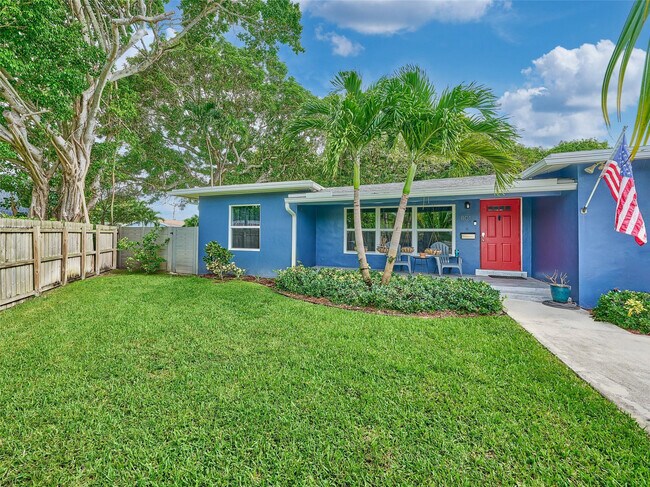 Building Photo - 801 NE 15th St