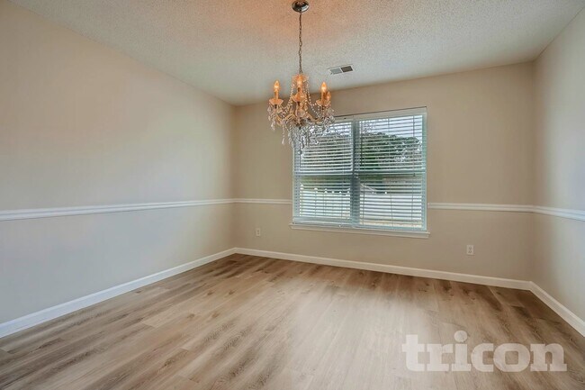 Building Photo - 712 Walton Dr