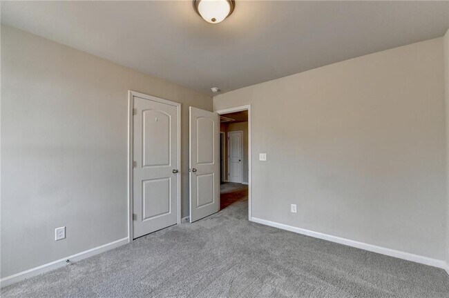 Building Photo - 217 Rockfern Ter